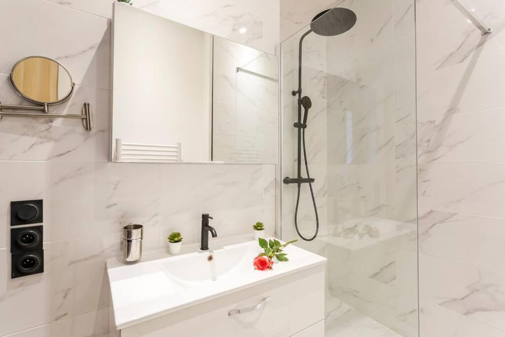 Suite Paris, Tour Eiffel, Champs Elysees Εξωτερικό φωτογραφία